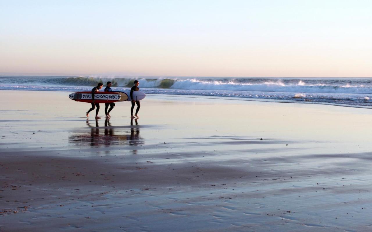 Mahara Caparica Surf Camp Kültér fotó